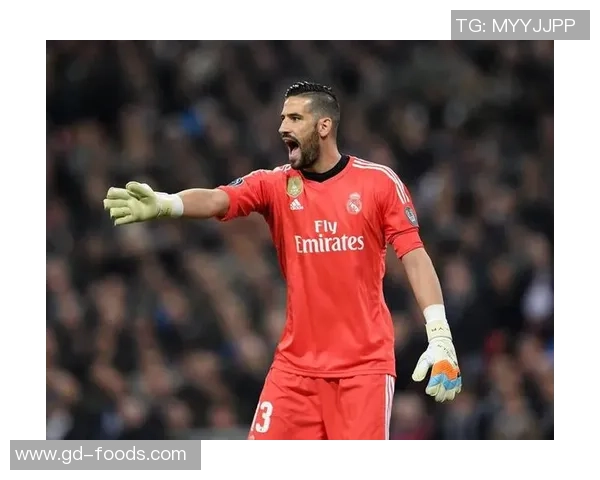 足球明星佩戴苹果手表展现时尚魅力与运动科技完美结合